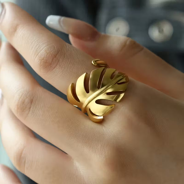 Monstera Leaf Ring